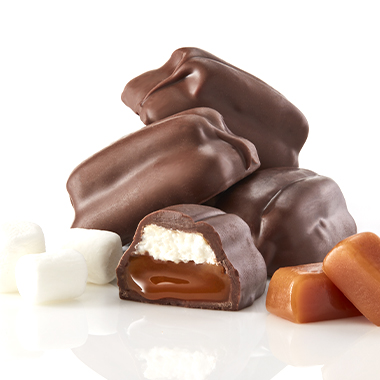 The Carmarsh is created, bringing together an all-star trio ; caramel, marshmallow, and chocolate. This quickly becomes a customer favorite.